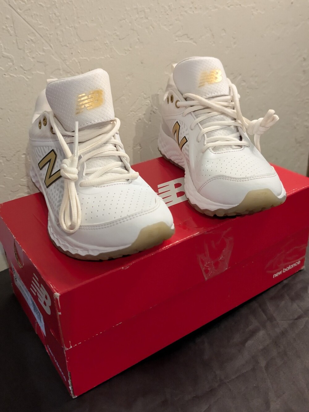 White And Gold New Balance Urban Everyday Sneakers New In Redbox! Women's 8 - Picture 4 of 16